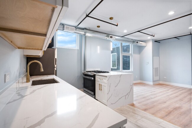 Building Photo - 9865 W Roosevelt Rd