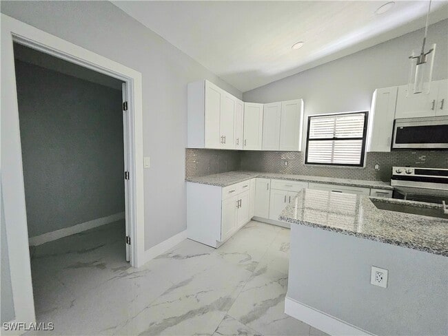 Building Photo - 17760 Park Village Blvd