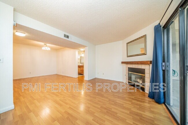 Building Photo - 8331 Vineyard Ave