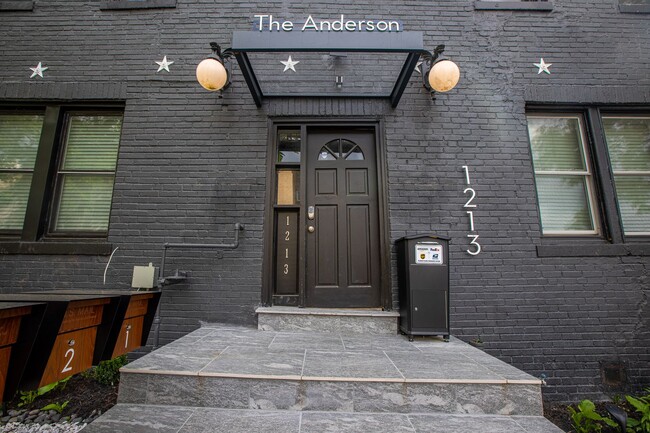 Building Photo - Amazing 2 BR/1 BA Apartment in Trinidad!