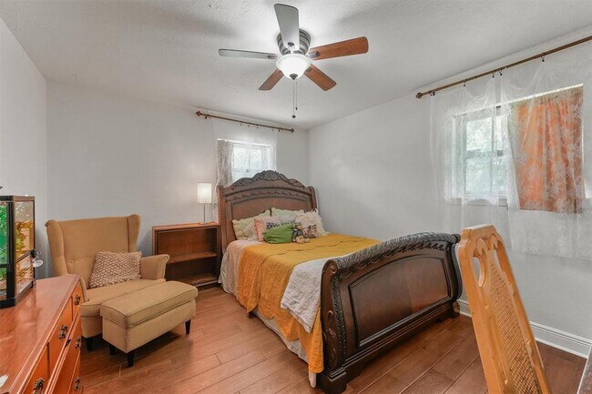 Building Photo - 1108 Myrtlewood Dr