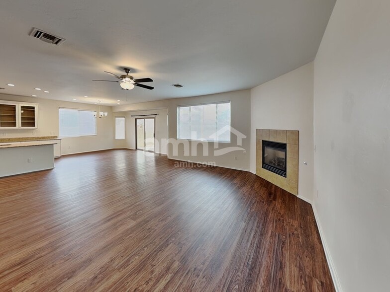 Building Photo - 12659 N Maize Dr