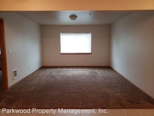 Building Photo - 1609 E 68th St