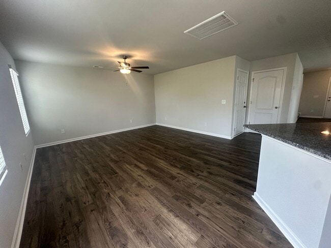 Building Photo - 191 Hornet Dr