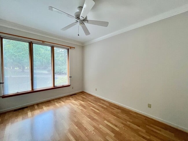 Building Photo - 3005 Hickory Tree Pl