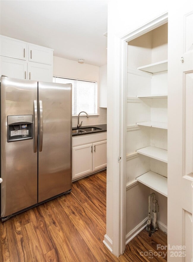 Building Photo - 7930 Charter Oak Ln