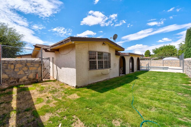 Building Photo - SPACIOUS EAST EL PASO HOME WITH POOL