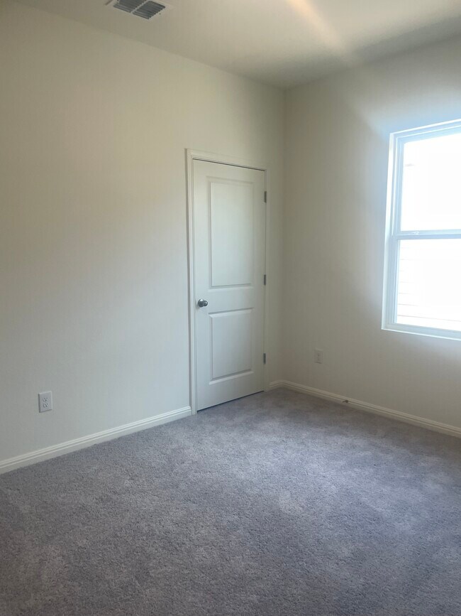 Building Photo - 617 Alterra Way
