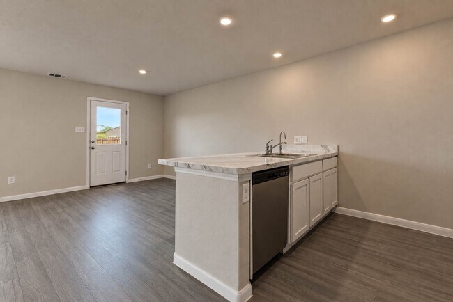 Building Photo - 68 Rd 51026