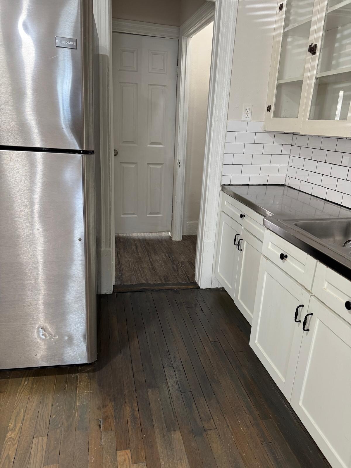 Building Photo - 1133 W Lynwood Ave