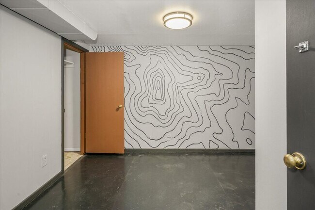 Building Photo - 5629 N Moore St