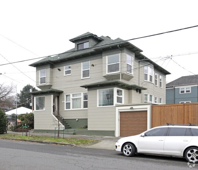 Primary Photo - 1916 NE Everett St