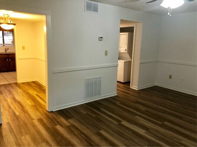 Building Photo - VFW 163 A &amp; B