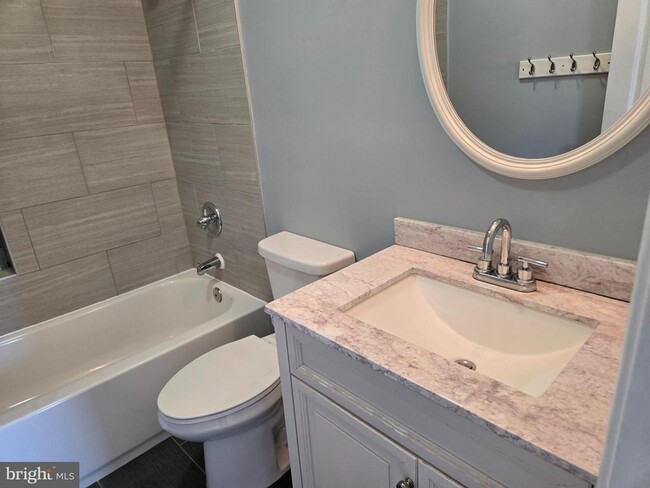 Building Photo - 300 Cinnabar Ln