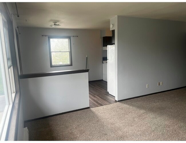 Building Photo - Memorial