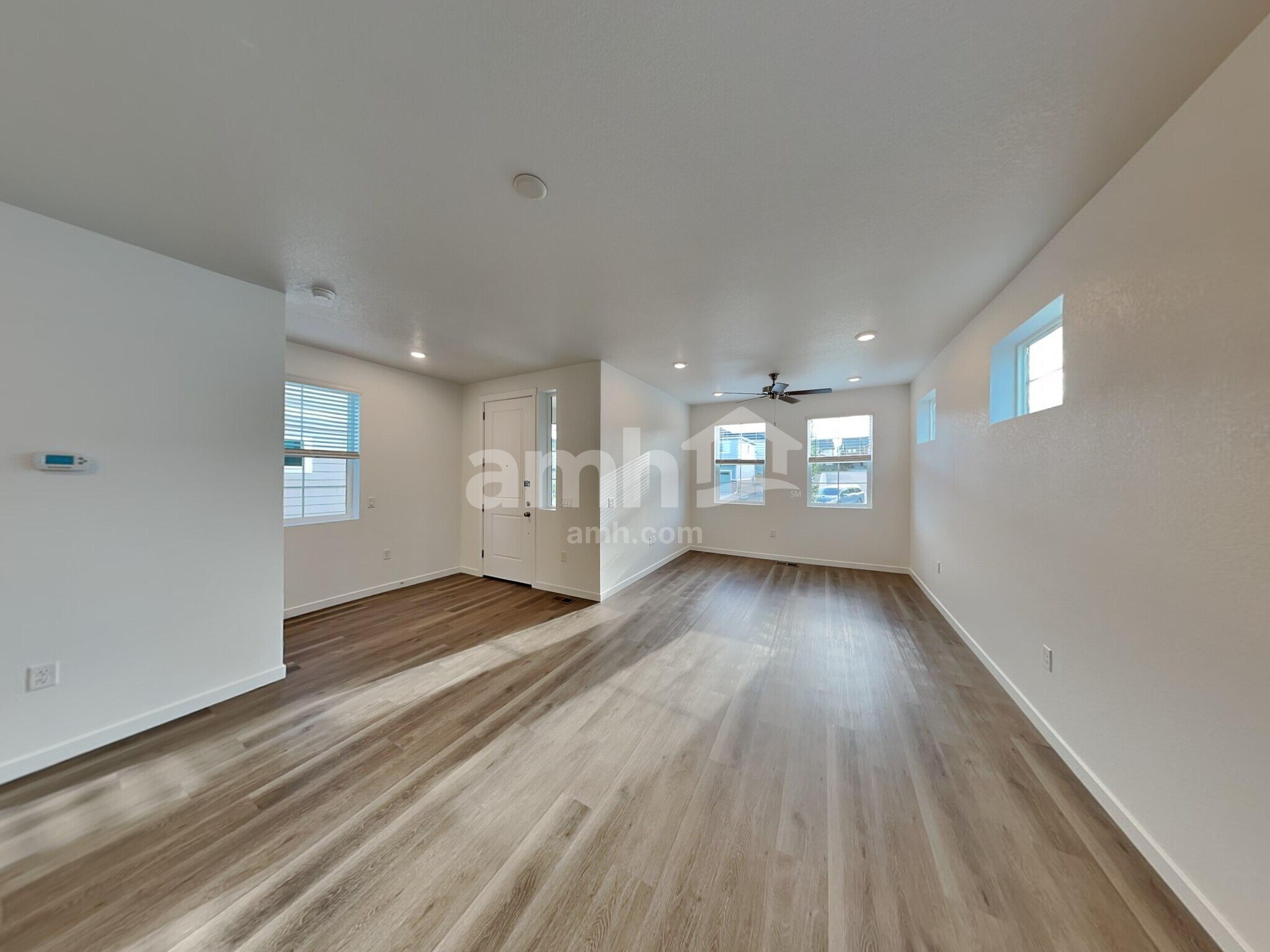 Building Photo - 26101 E Calhoun Pl
