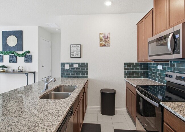 Building Photo - Modern Single-Story Home with Granite Kitchen and Community Pool Access