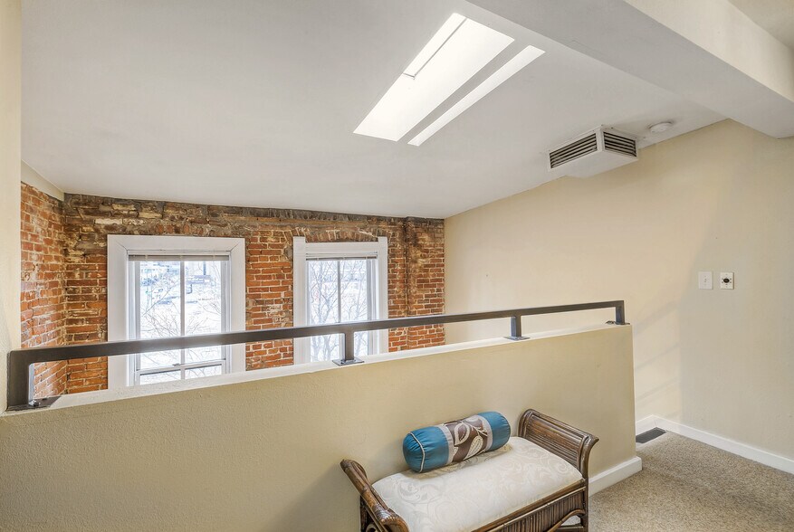 Building Photo - 2193 Arapahoe St