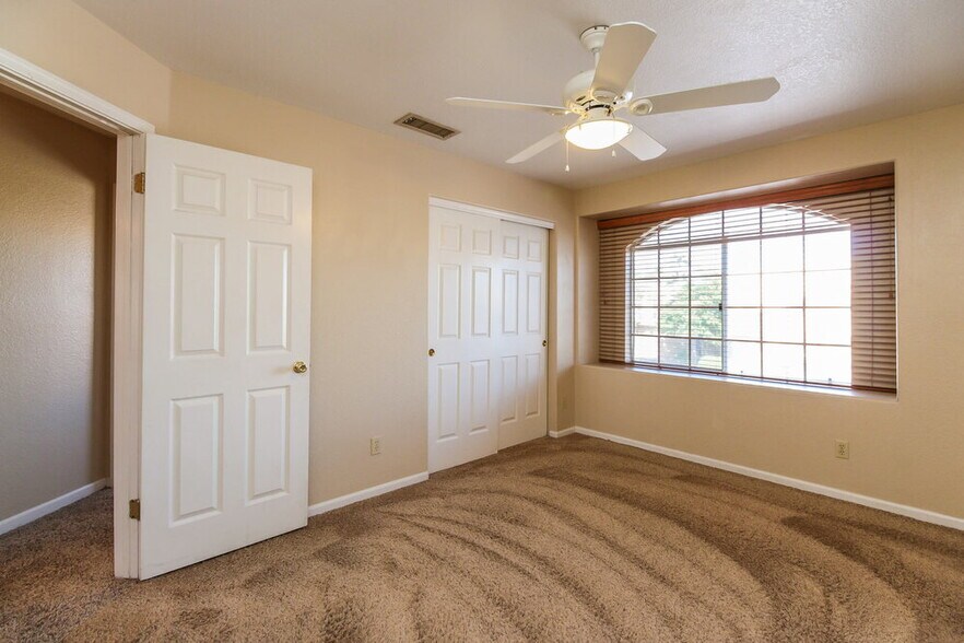 Building Photo - 16420 S 38th St