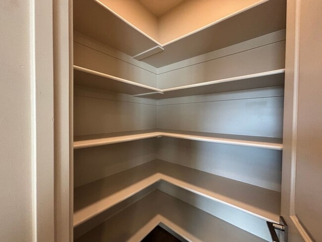 Building Photo - 2675 E 450 N