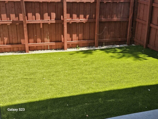 Building Photo - 323 SW 11th St