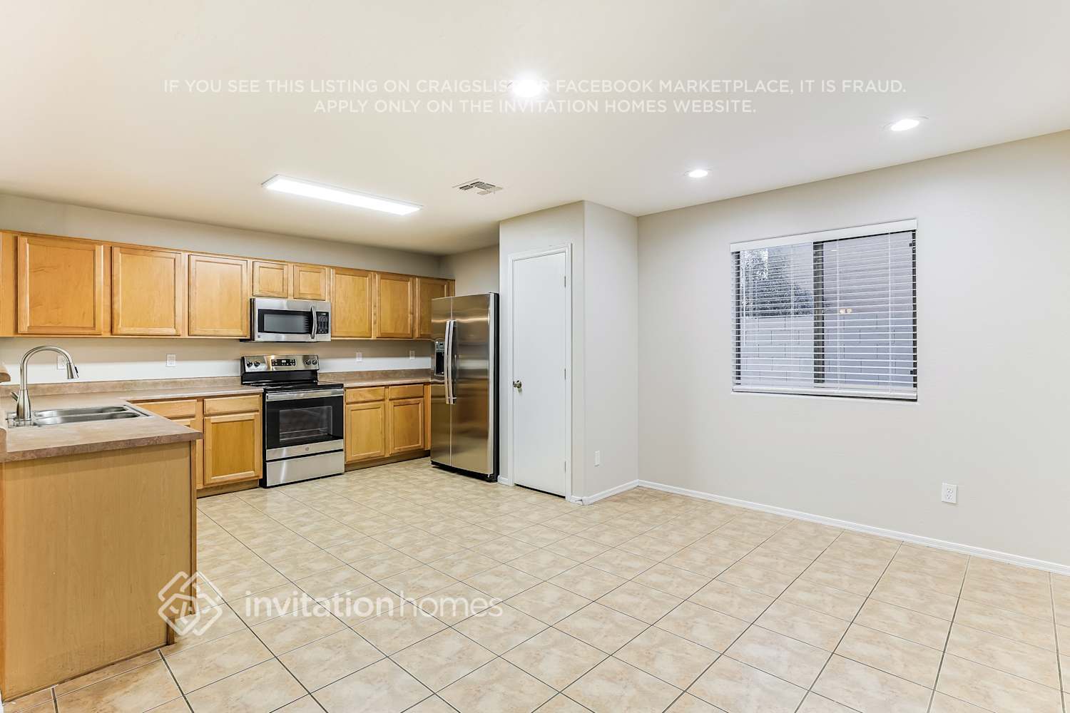Building Photo - 2487 E Meadow Chase Dr