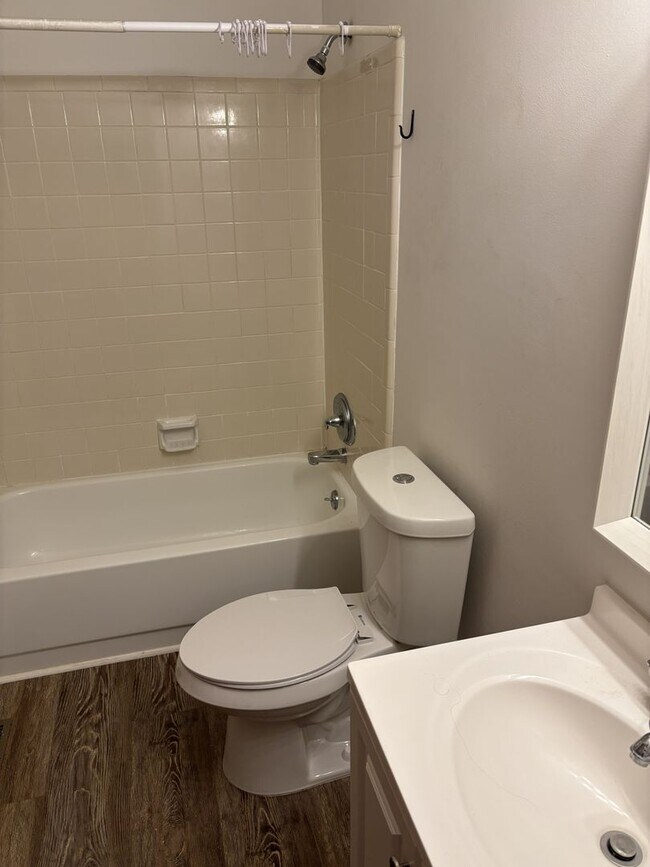 Building Photo - 5528 St James St