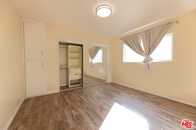 Building Photo - 1118 Waterloo St