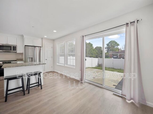 Building Photo - 105 Natural Way