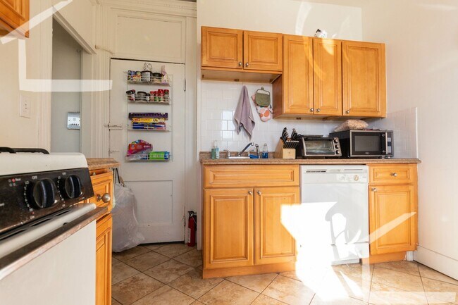 Building Photo - 9/1 Packard's Corner 2BR with heat inc, hu...