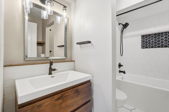 Building Photo - 6231 Autumn Forest Dr