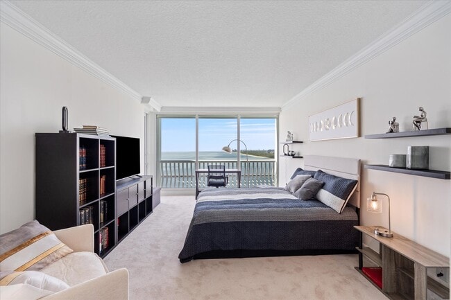 Building Photo - 2200 S Ocean Ln