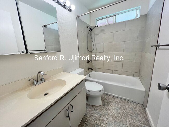 Building Photo - kama19b