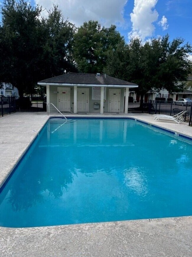 Building Photo - C2954-61 Chase Hollow