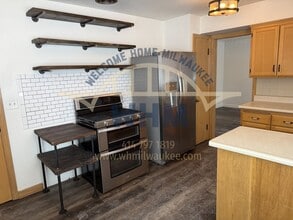 Building Photo - 9131 Stickney Ave