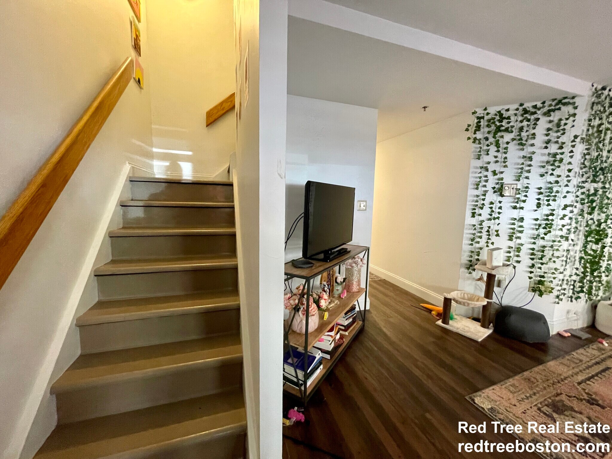 Building Photo - 1 Pine St