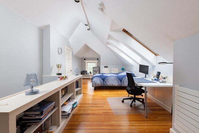 Building Photo - 17 Willow St