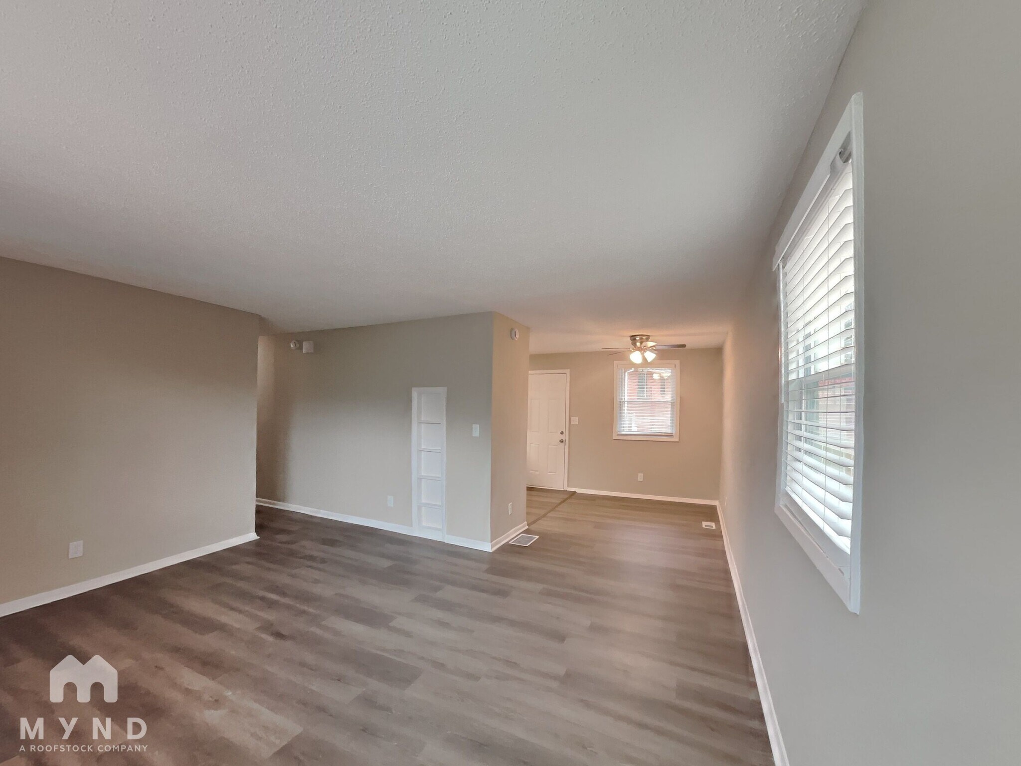 Building Photo - 406 Blair Villa Dr SE