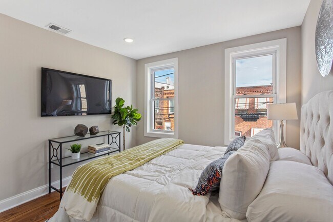 Building Photo - 602 Fernon St