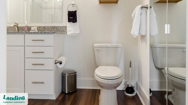 Building Photo - 901 Kelly Green Ln