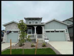 Building Photo - Beautiful Home with a In Law Suit