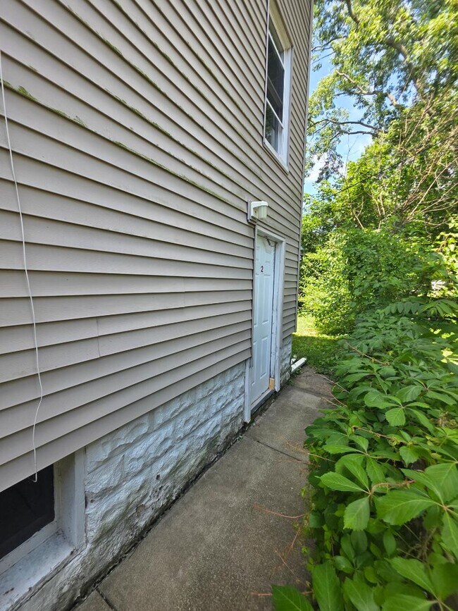 Building Photo - 126 Dawes Ave