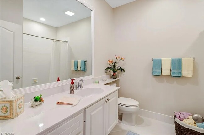 Bathroom - 5417 Cove Cir