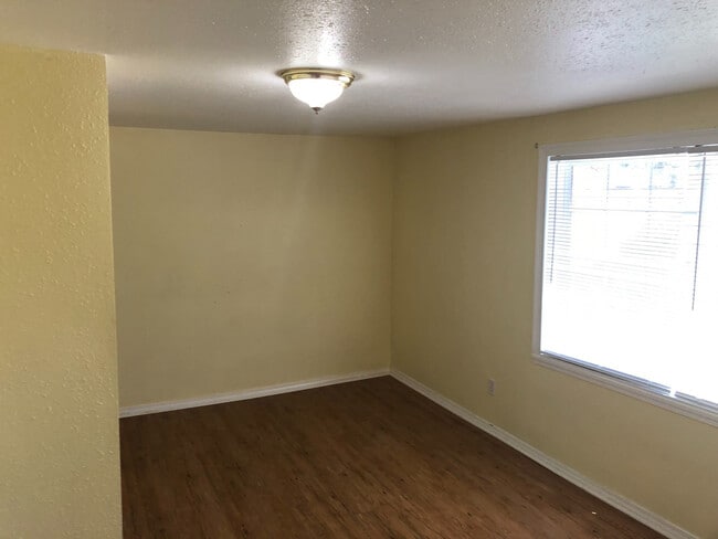 Building Photo - 1506 Ivory St