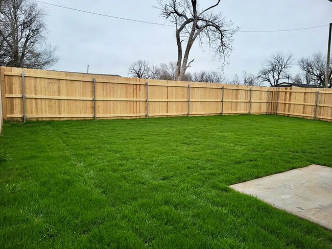 Building Photo - Stunning 2-Bedroom Home with Modern Finishes in Lawton