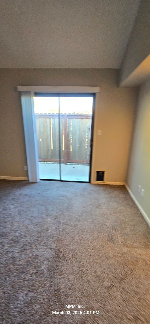 Building Photo - 3 bedroon 2 bath home