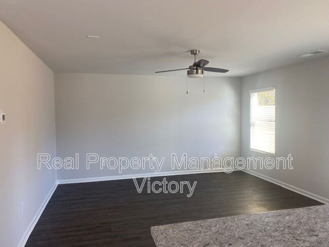 Building Photo - 104 Marine Dr