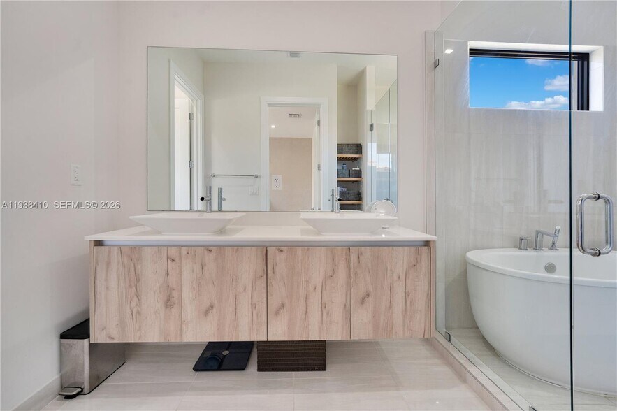 Building Photo - 8279 NW 43rd St