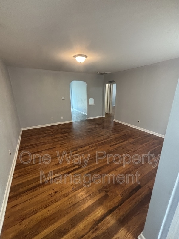 Building Photo - 2462 N Piatt Ave