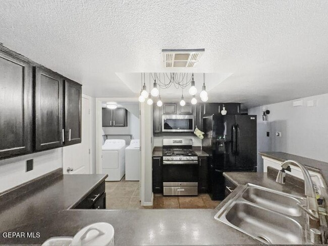 Building Photo - 13265 New Britton Dr